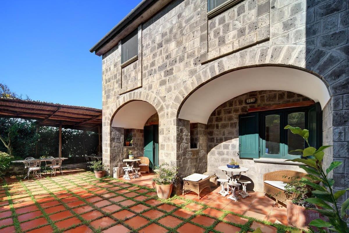 Fondo Turiello Villa Gardens Pool And Guest Services 마사루브렌세 외부 사진