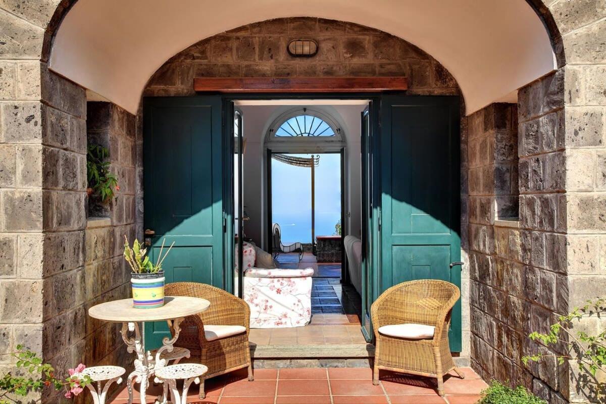 Fondo Turiello Villa Gardens Pool And Guest Services 마사루브렌세 외부 사진