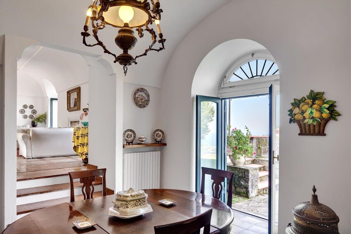 Fondo Turiello Villa Gardens Pool And Guest Services 마사루브렌세 외부 사진
